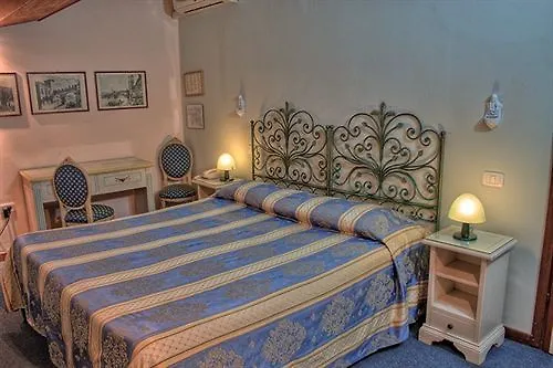 **  Hotel Torcolo 